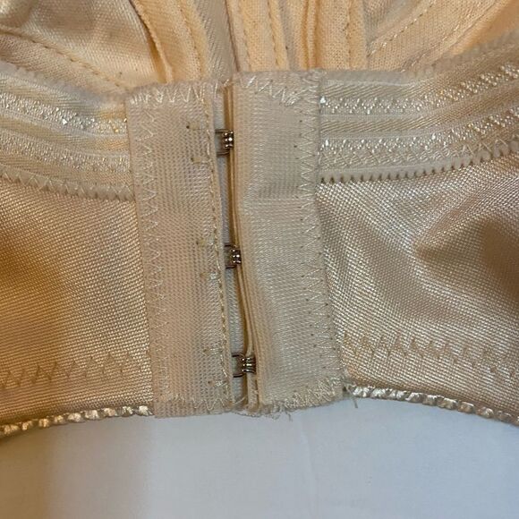 💐Lacy assorted embroidery floral print B… - Picture 6 of 9